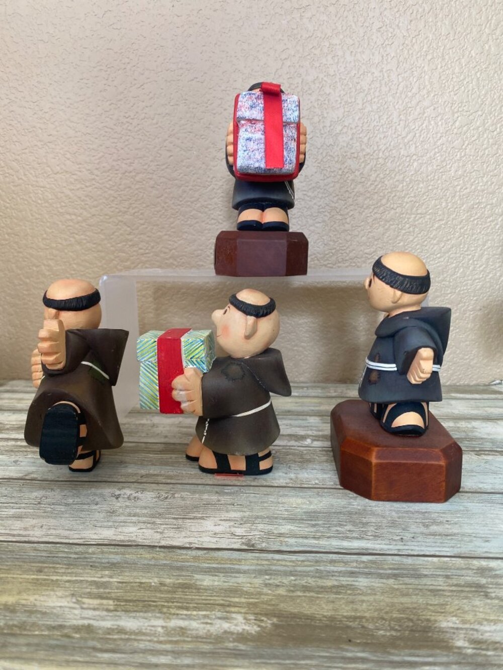 Vintage Franciscan Missions Monk Wood Figurines Set of 4 Christmas 4” - Picture 4 of 15